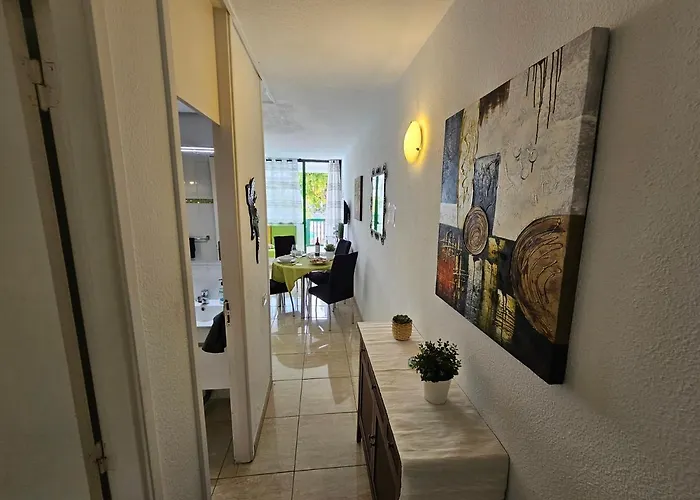 Casa Palmera 3 Only 150 Metres To The Beach, Heated Pool, Wifi, Sat-tv, Balcony *