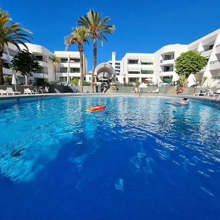 Apartment Casa Palmera 3 Only 150 Metres To The Beach, Heated Pool, Wifi, Sat-tv, Balcony