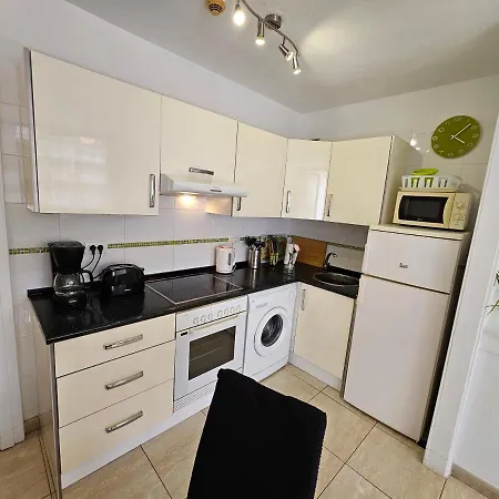 Casa Palmera 3 Only 150 Metres To The Beach, Heated Pool, Wifi, Sat-tv, Balcony Arona (Tenerife)