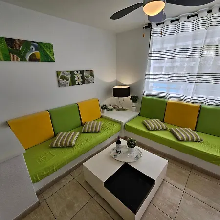 Casa Palmera 3 Only 150 Metres To The Beach, Heated Pool, Wifi, Sat-tv, Balcony *