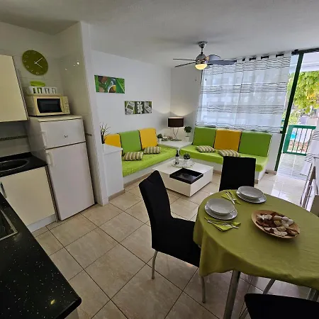 Casa Palmera 3 Only 150 Metres To The Beach, Heated Pool, Wifi, Sat-tv, Balcony Apartment Arona (Tenerife)