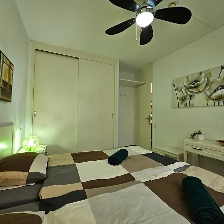 Casa Palmera 3 Only 150 Metres To The Beach, Heated Pool, Wifi, Sat-tv, Balcony Apartment *