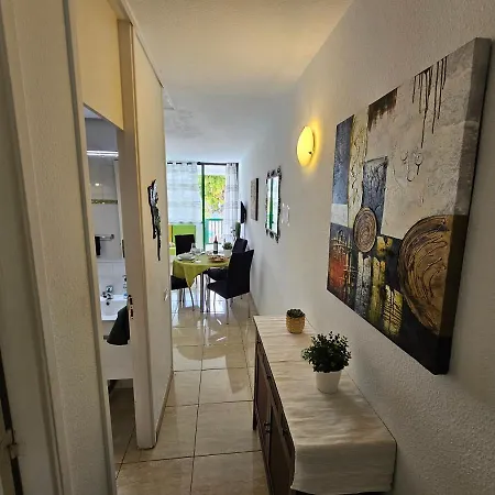 Casa Palmera 3 Only 150 Metres To The Beach, Heated Pool, Wifi, Sat-tv, Balcony *