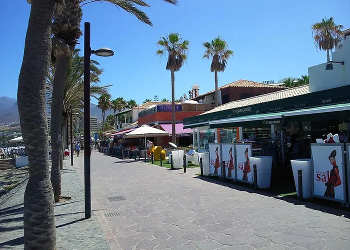 Casa Palmera 3 Only 150 Metres To The Beach, Heated Pool, Wifi, Sat-tv, Balcony *