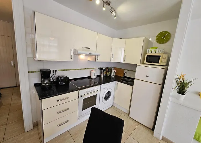 Casa Palmera 3 Only 150 Metres To The Beach, Heated Pool, Wifi, Sat-tv, Balcony 阿罗纳