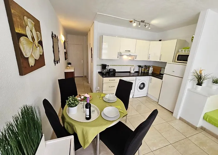 Casa Palmera 3 Only 150 Metres To The Beach, Heated Pool, Wifi, Sat-tv, Balcony * 阿罗纳