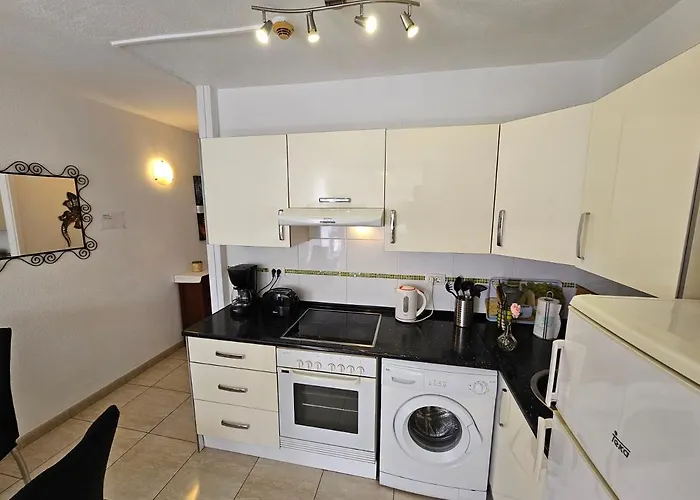 Apartment Casa Palmera 3 Only 150 Metres To The Beach, Heated Pool, Wifi, Sat-tv, Balcony
