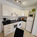 Casa Palmera 3 Only 150 Metres To The Beach, Heated Pool, Wifi, Sat-tv, Balcony ארונה