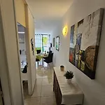 Casa Palmera 3 Only 150 Metres To The Beach, Heated Pool, Wifi, Sat-tv, Balcony *