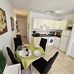 Casa Palmera 3 Only 150 Metres To The Beach, Heated Pool, Wifi, Sat-tv, Balcony * ארונה